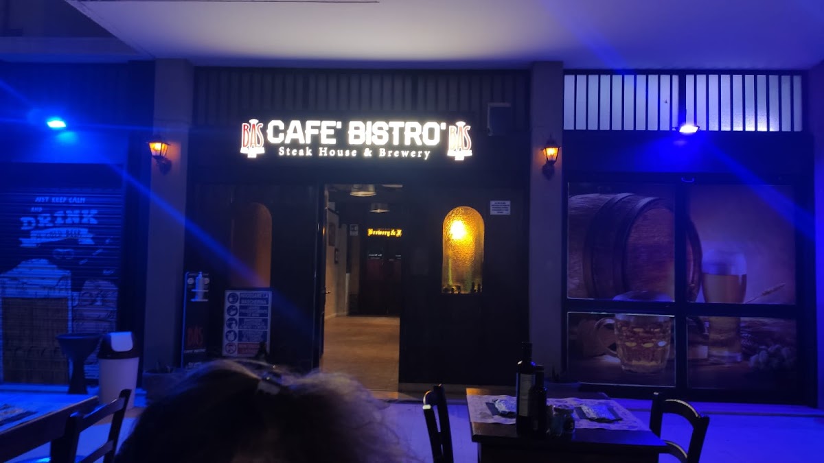 Bas Cafe Bistro