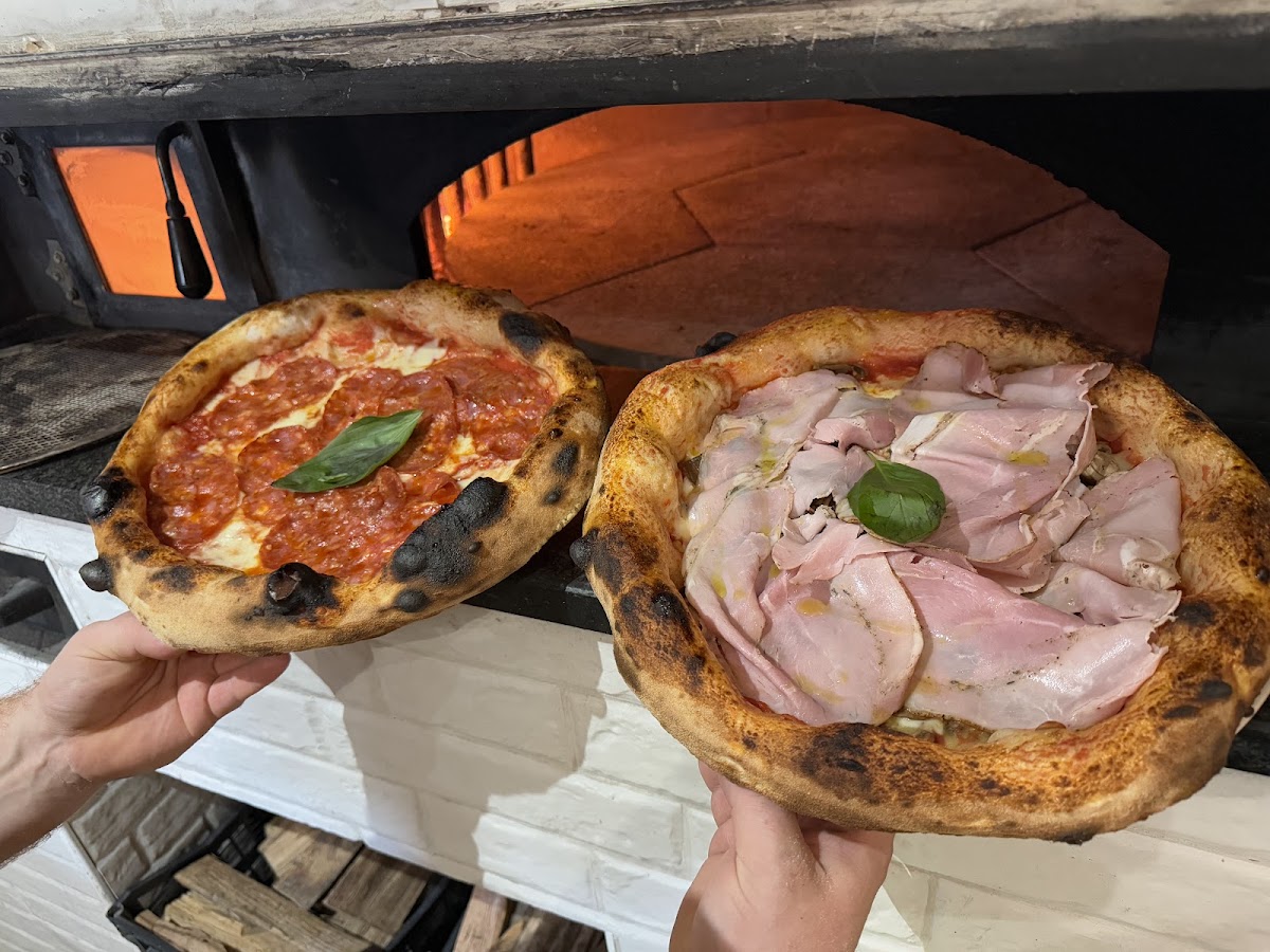 Deux Napolitains À Paris