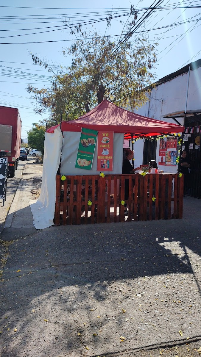 Donde El Carlos Restaurant