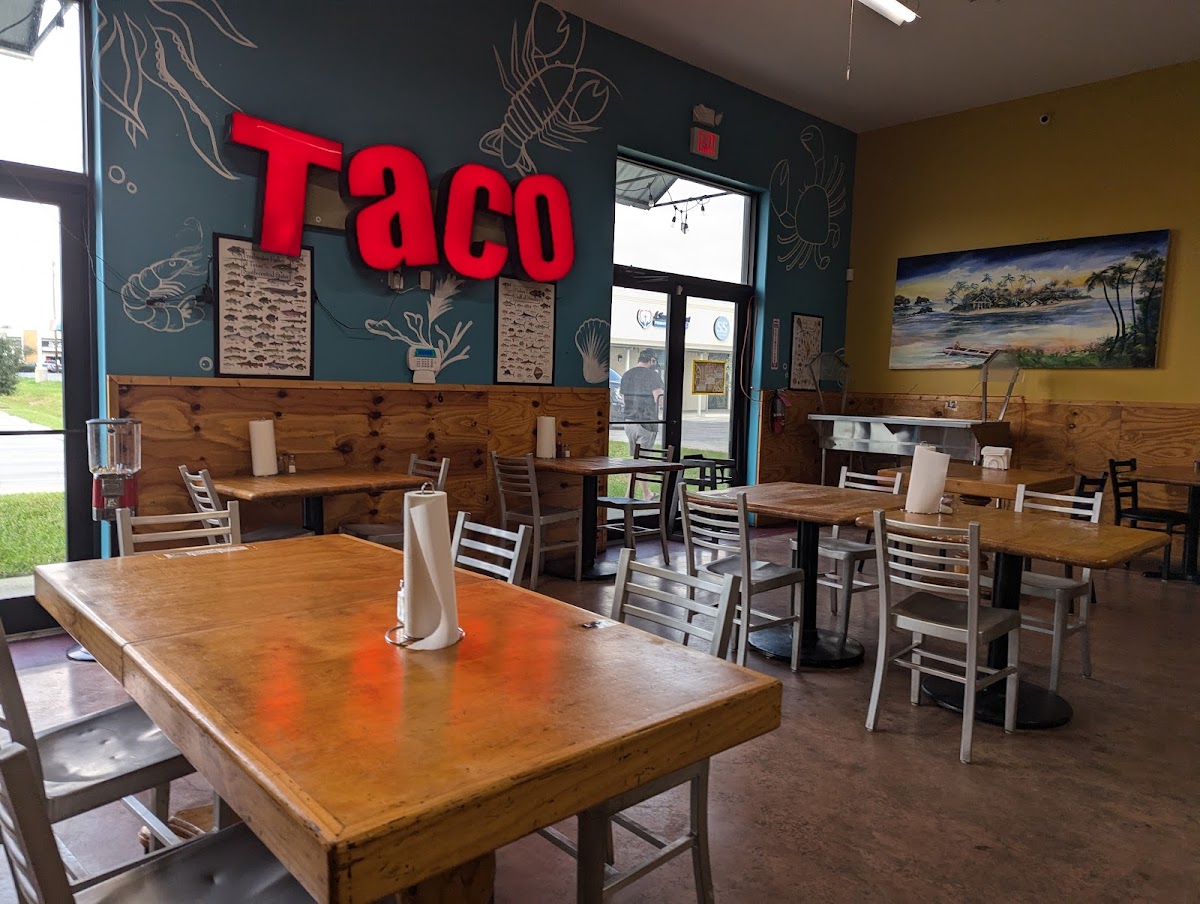 El Amigo Mar Y Tierra Restaurant