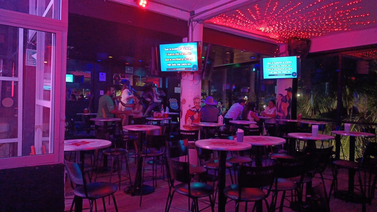 La Soirée Karaoke & Fun Bar
