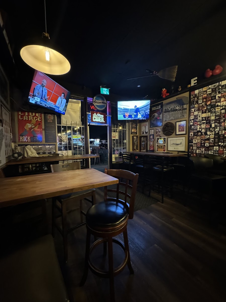 Malone’S Tavern