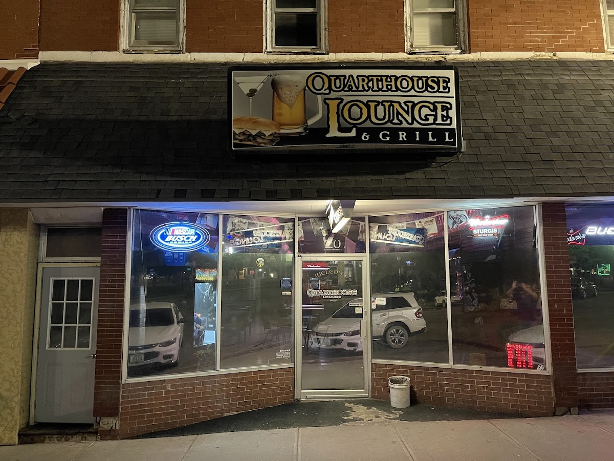 Quarthouse Lounge & Grill