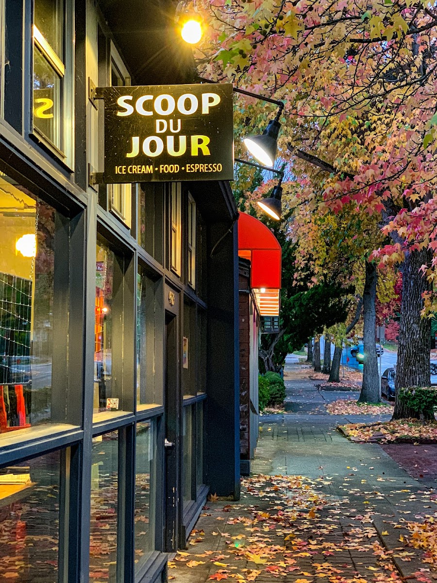 Scoop Du Jour Ice Creamery