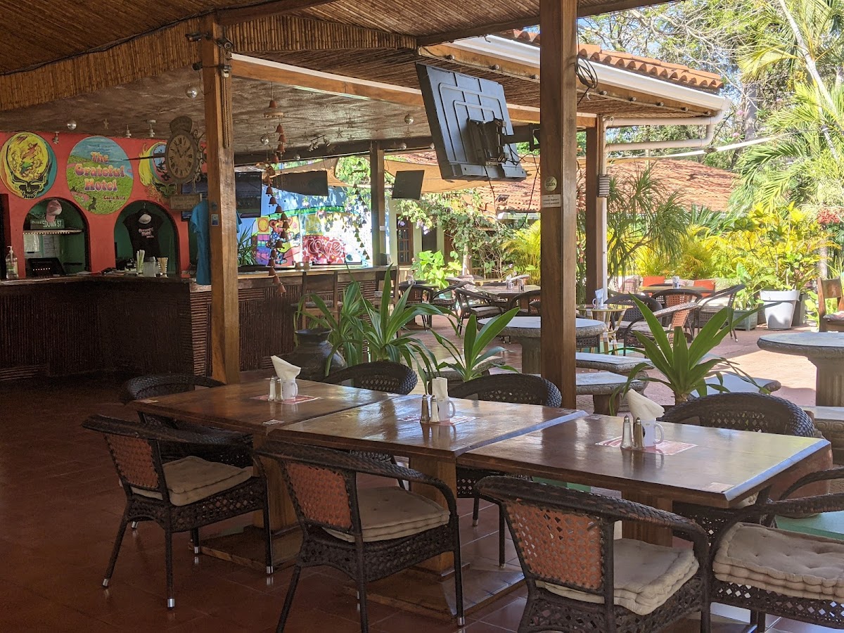 Sugaree's Bar & Grill