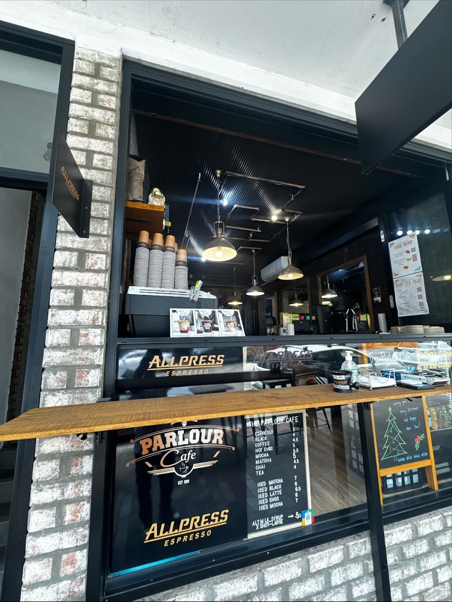 The Parlour Cafe
